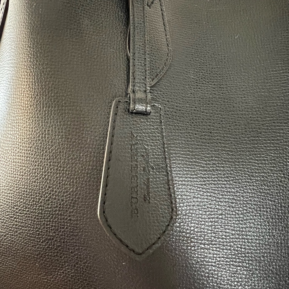 Burberry Haymarket Checkleather Reverse Tote - Picture 8 of 10
